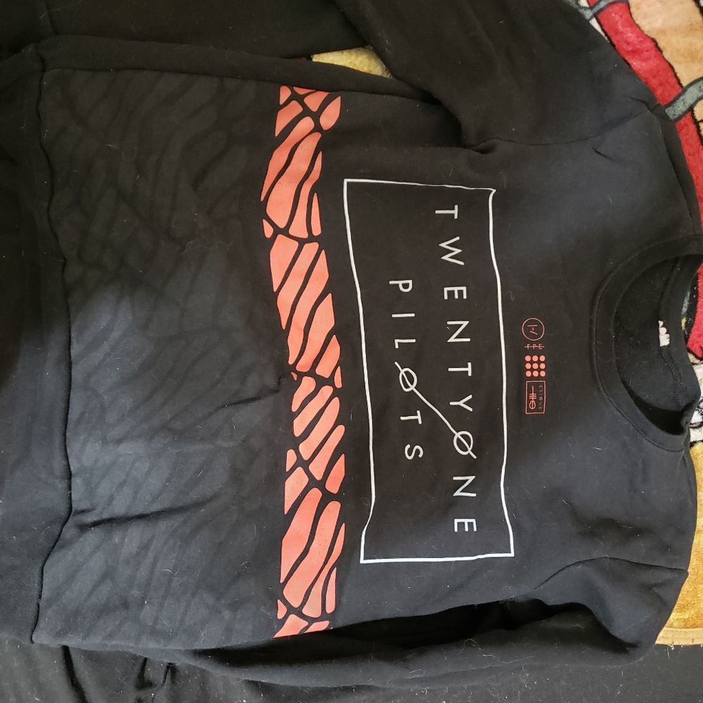 Sweatshirt